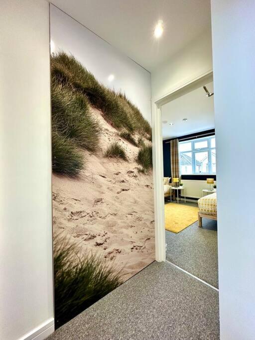 Massive New 8 Bedroom House Sleeps Up To 21 - Accepts Groups - Great Location - Free Parking - Fast Wifi - Smart Tvs - Sleeps Up To 21 People - Close To Bournemouth & Poole Town Centre & Sandbanks 외부 사진